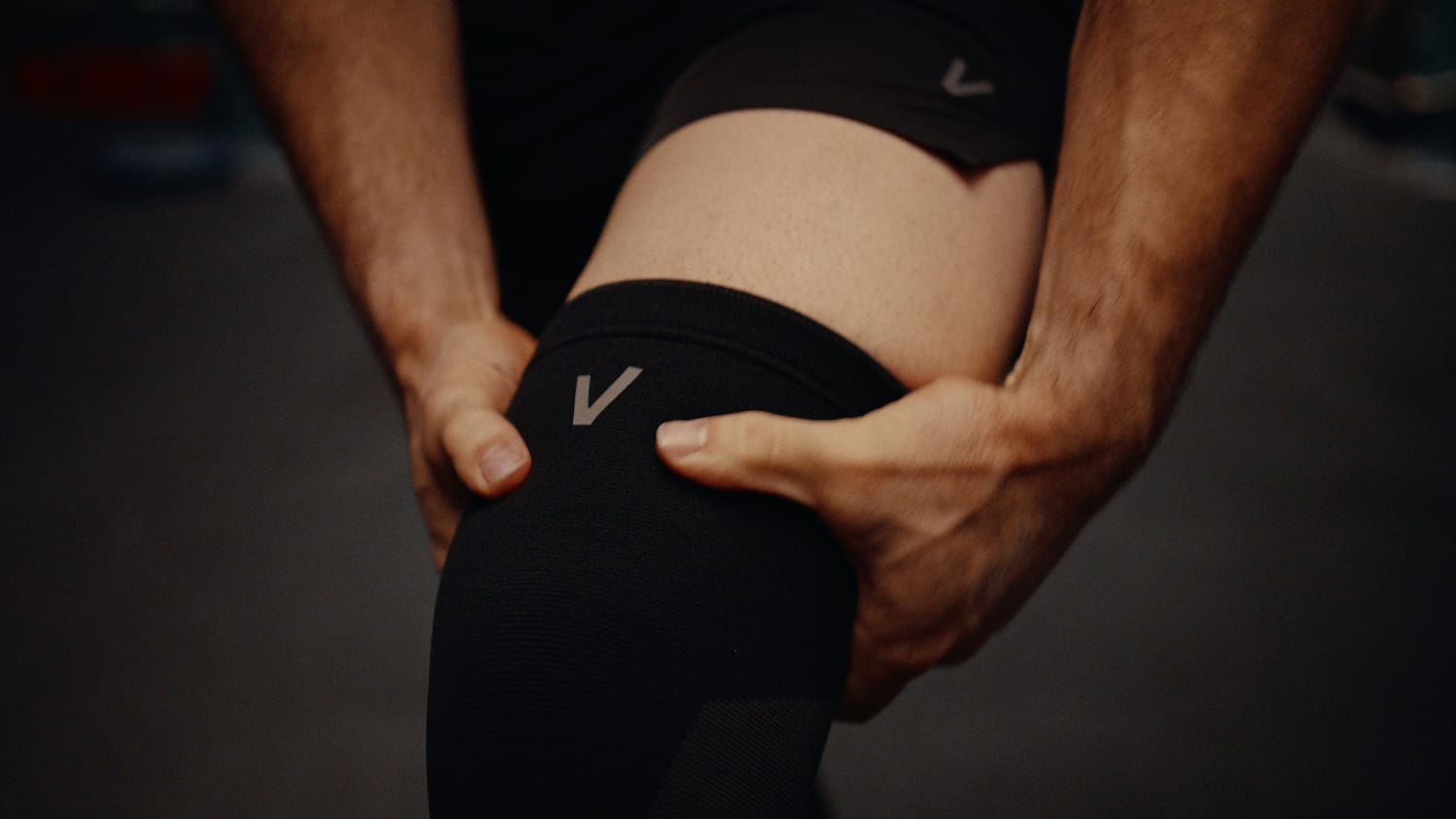 HYROX knee sleeves tip to improve Wall Balls and Lunges times