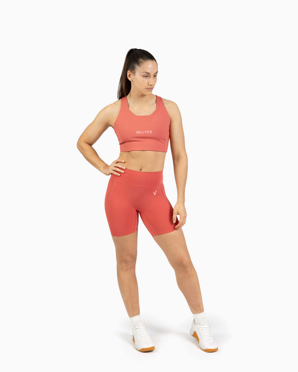 High neck bra Holo Velites female model exercising color_Raspberry