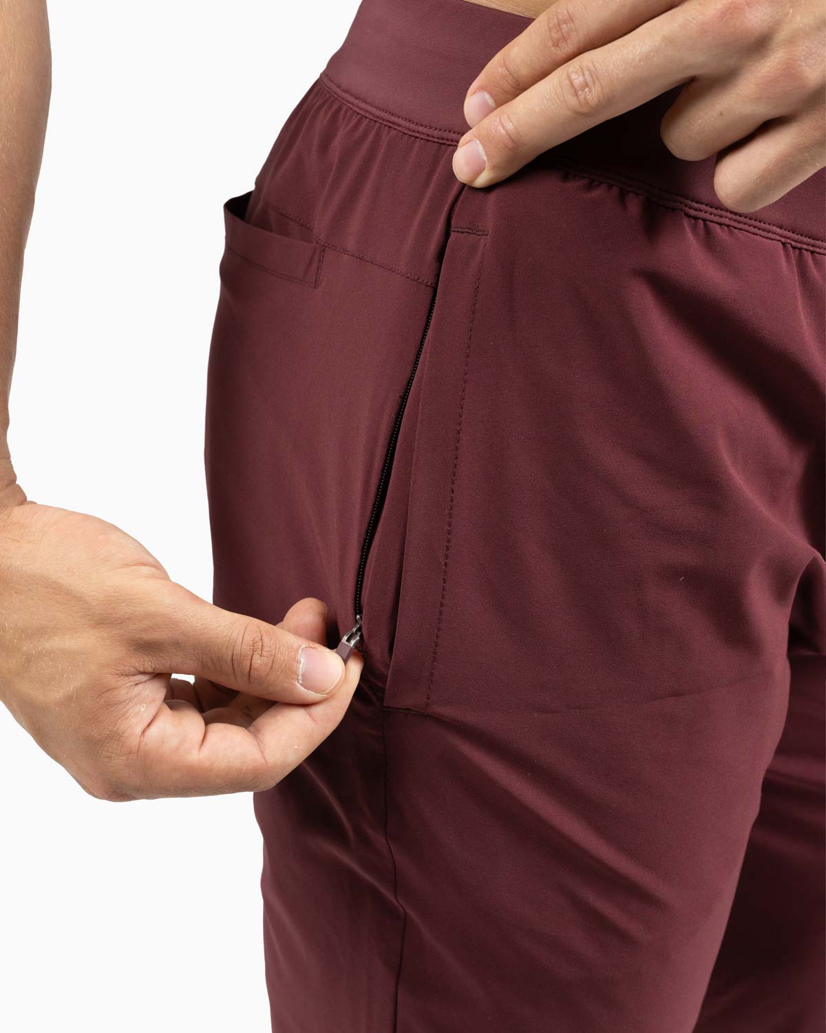 Velites Holo Jogger men side pocket zipper color_Pomegranate