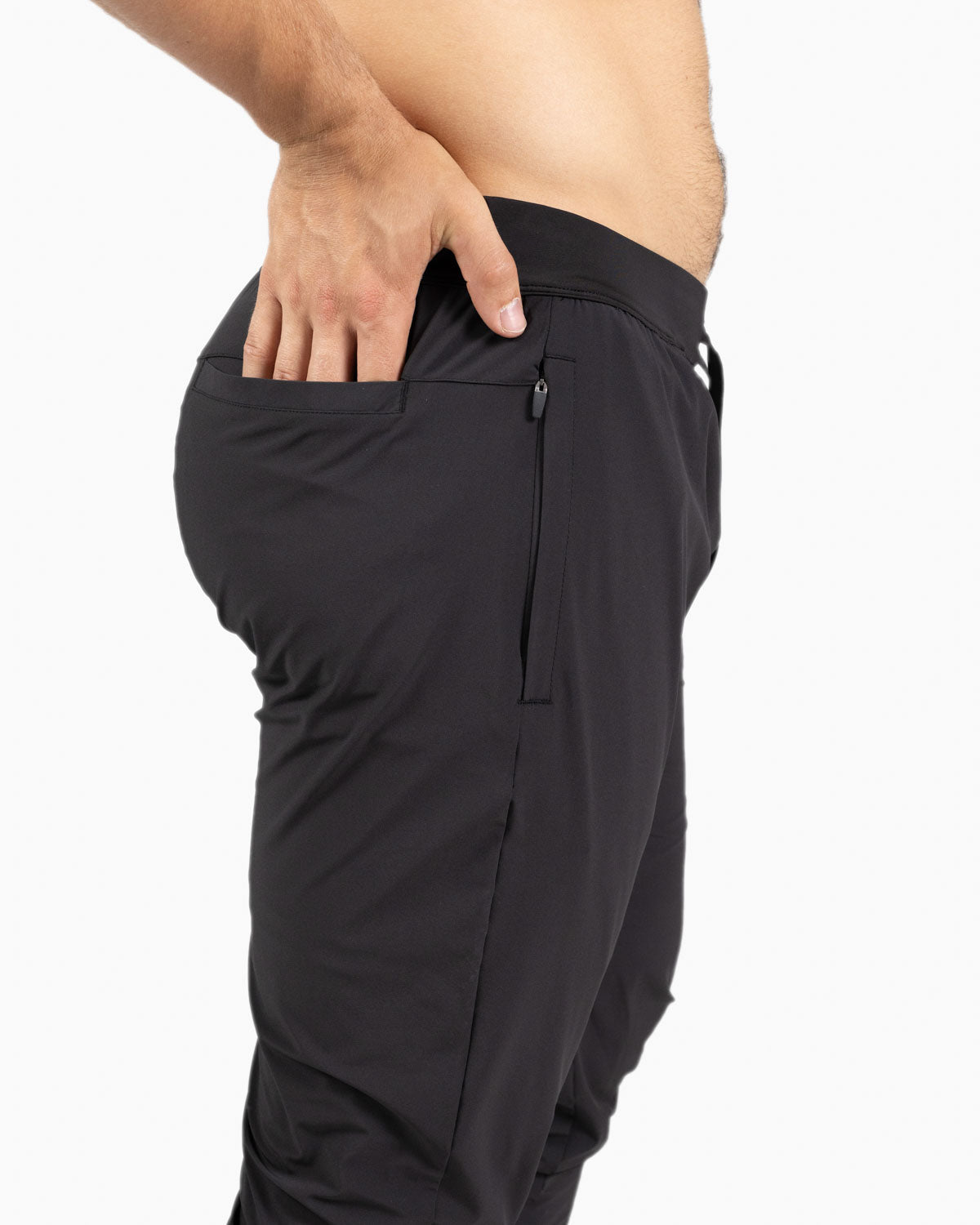 Velites Holo Jogger men back pocket color_Black